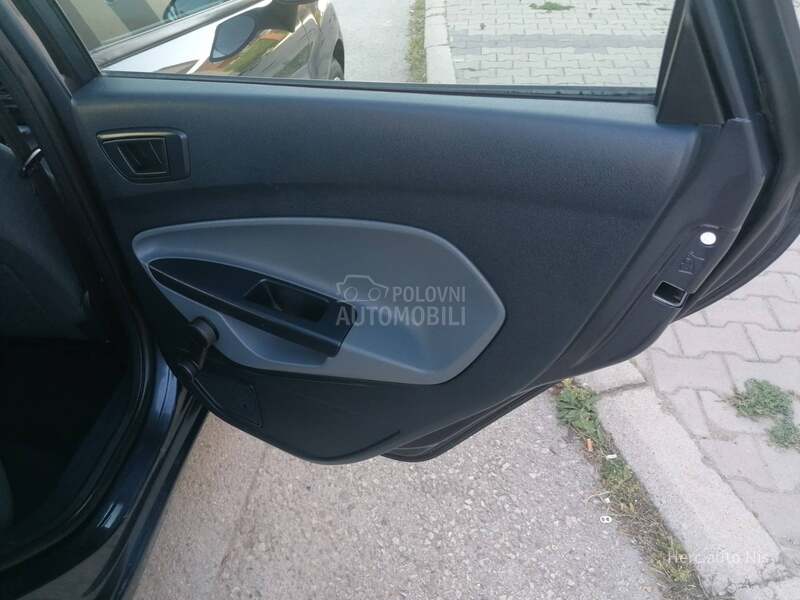 Ford Fiesta 1.2i TREND LINE CH