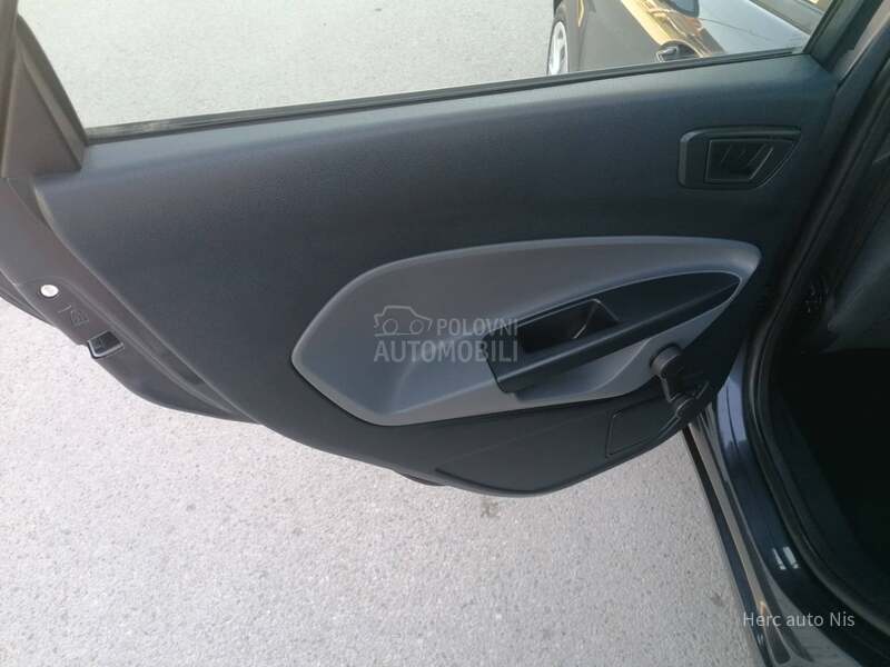 Ford Fiesta 1.2i TREND LINE CH
