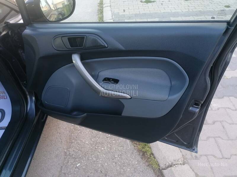 Ford Fiesta 1.2i TREND LINE CH