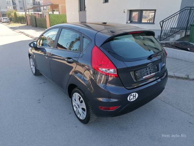 Ford Fiesta 1.2i TREND LINE CH