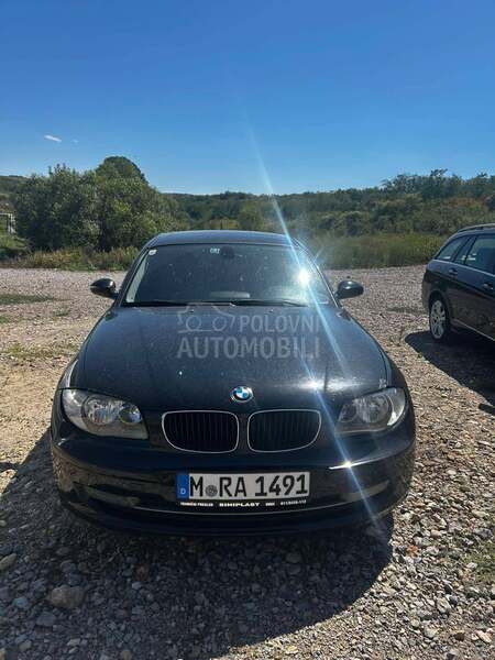 BMW Serija 1 e87 -  kompletan auto u delovima