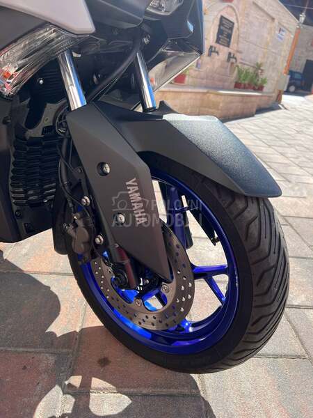 Yamaha Xmax