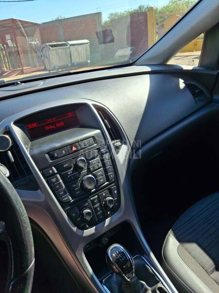 Opel Astra J 1,6