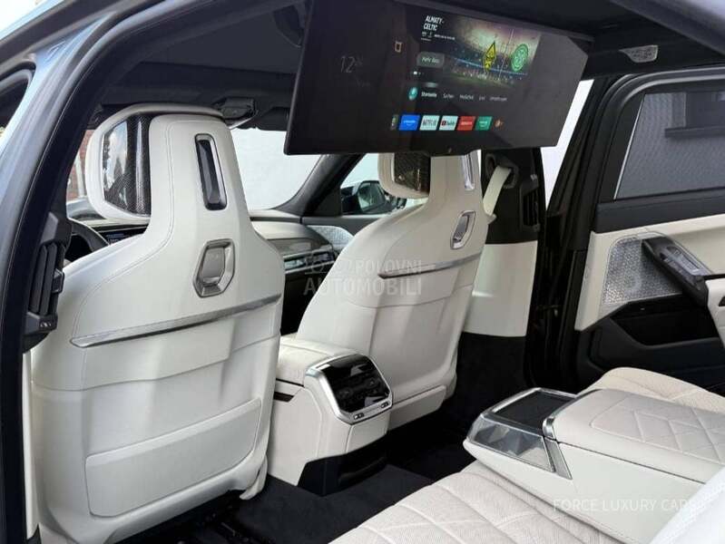 BMW M760e M Performance