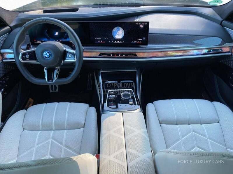 BMW M760e M Performance