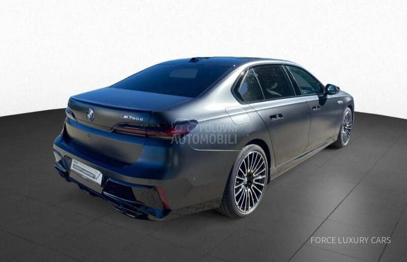 BMW M760e M Performance