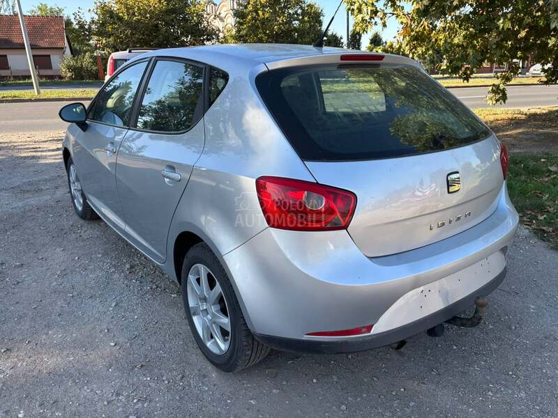 Seat Ibiza B e n z i n