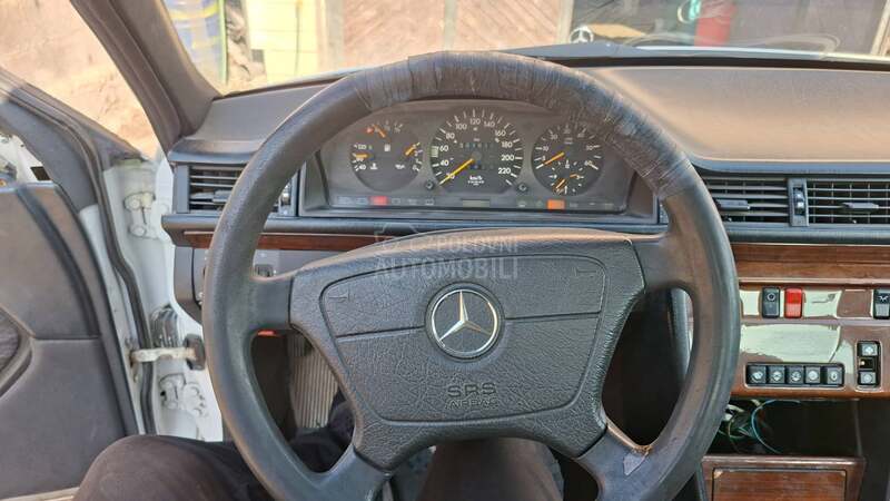 Mercedes Benz E 124 250 turbo