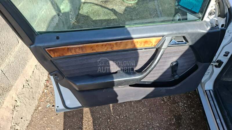 Mercedes Benz E 124 250 turbo