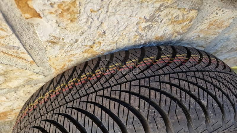Goodyear 175/65 R15 Zimska