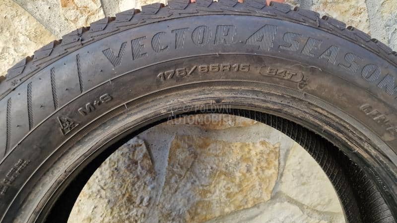 Goodyear 175/65 R15 Zimska