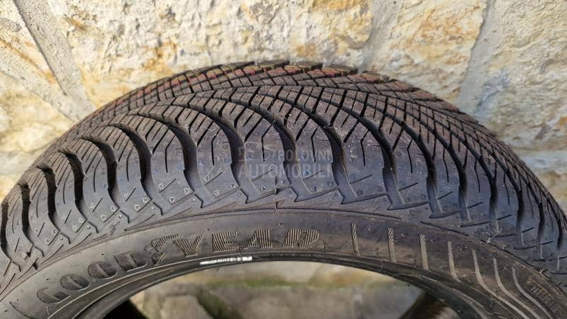Goodyear 175/65 R15 Zimska