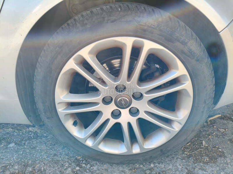 Opel Insignia 1.8