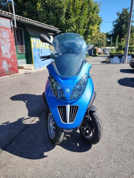 Piaggio mp3 400