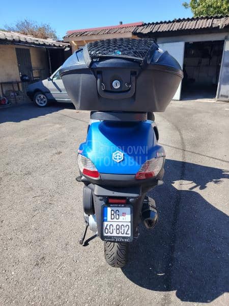 Piaggio mp3 400