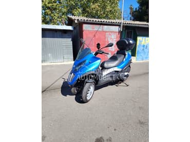 Piaggio mp3 400