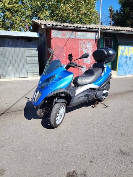 Piaggio mp3 400
