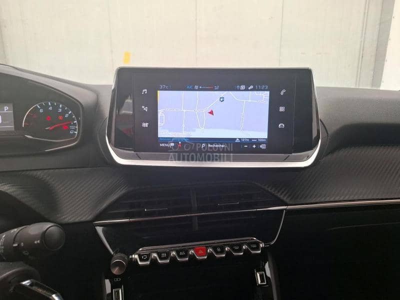 Peugeot 208 AUTO MATIK 1.2