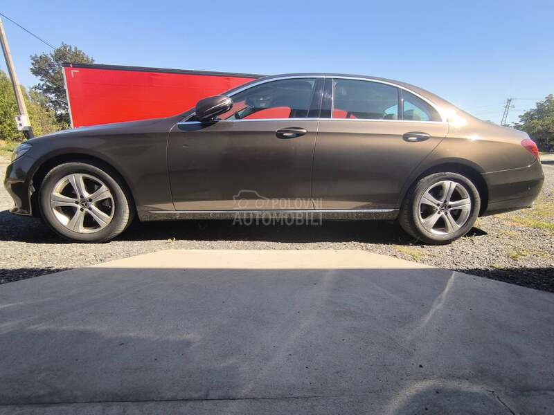 Mercedes Benz E 220 de