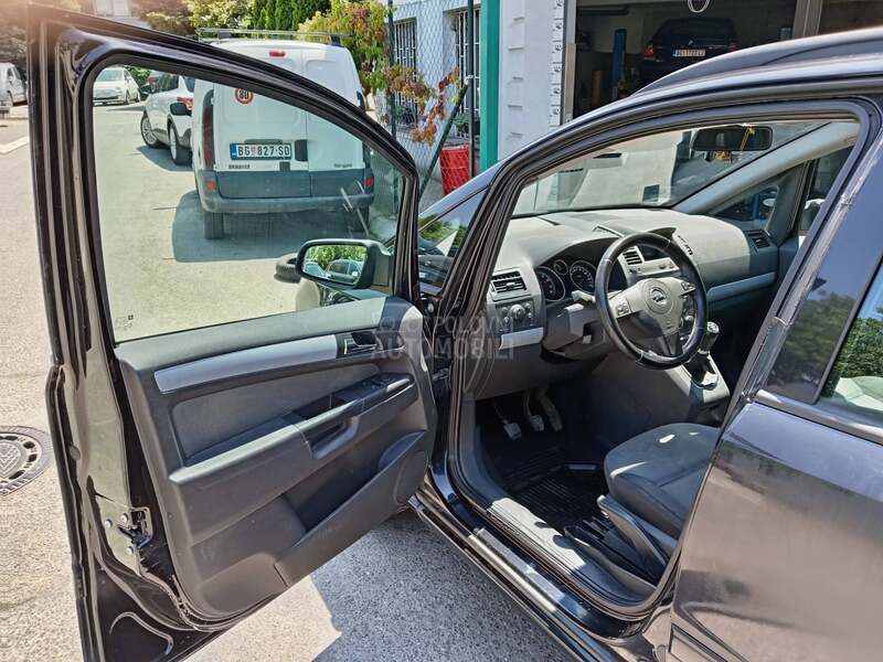 Opel Zafira 1.6 B