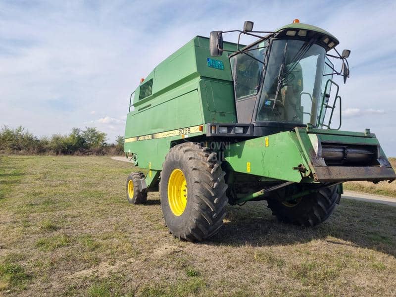 John Deere 2058