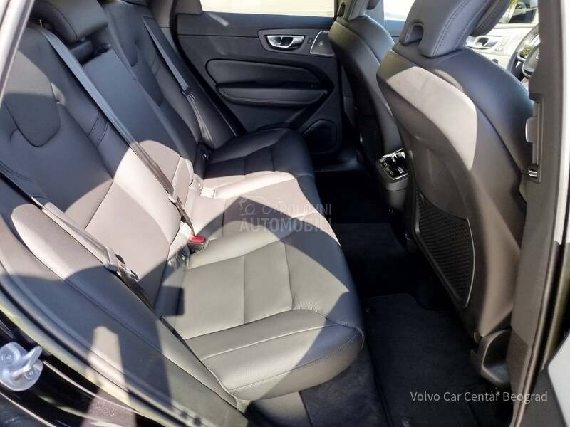 Volvo XC60 B5 AWD ULTIMATE DARK