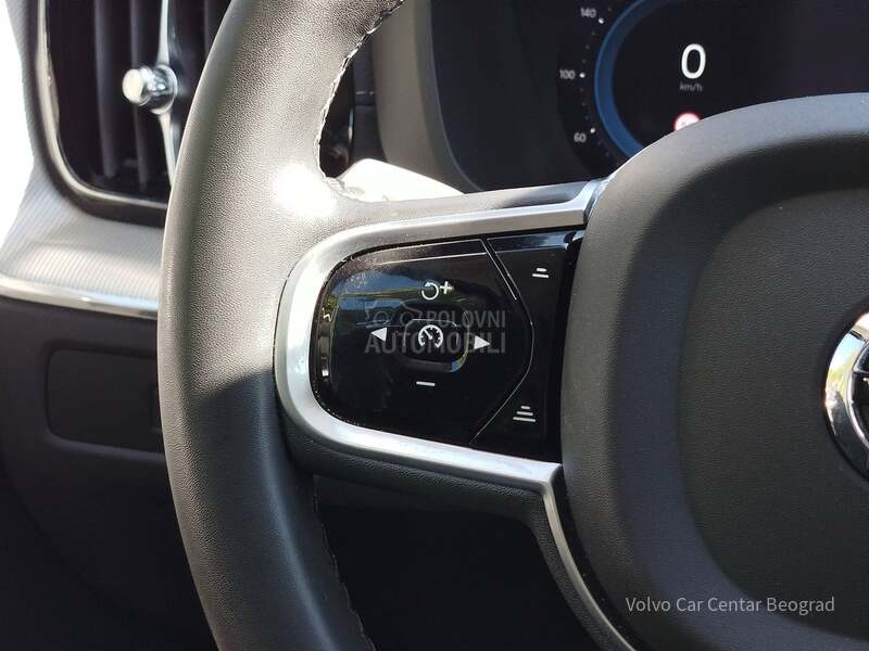 Volvo XC60 B5 AWD ULTIMATE DARK
