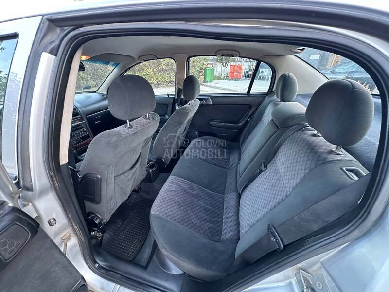 Opel Astra G 1.8i pliin