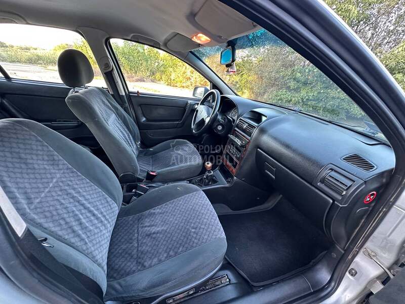 Opel Astra G 1.8i pliin