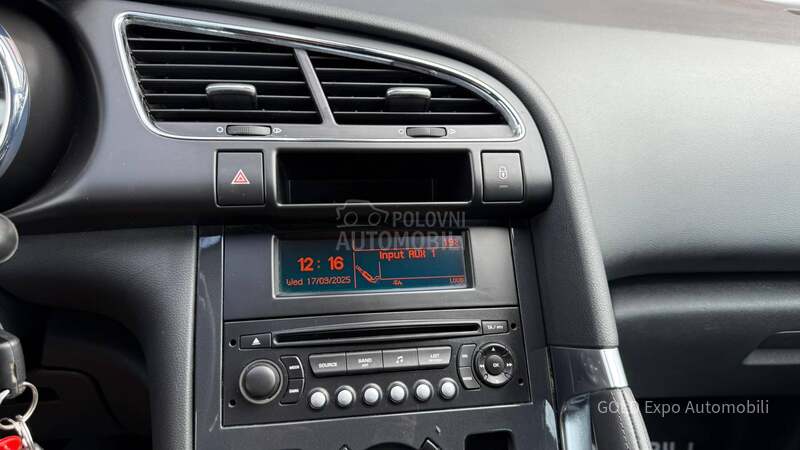 Peugeot 3008 1.6 E-HDi PREMIUM