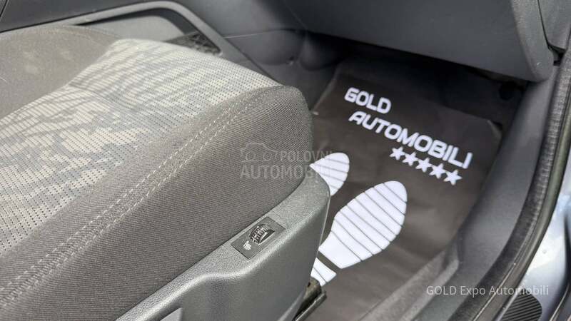 Peugeot 3008 1.6 E-HDi PREMIUM
