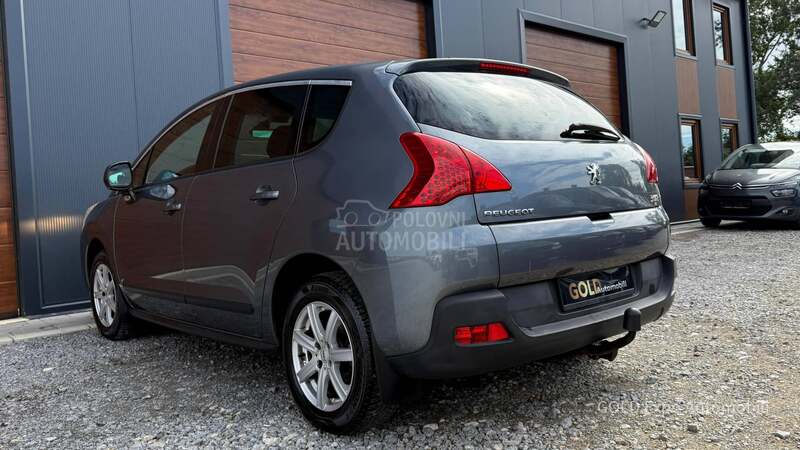 Peugeot 3008 1.6 E-HDi PREMIUM