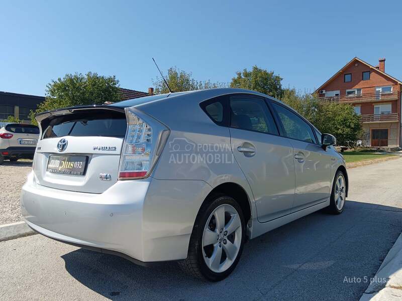 Toyota Prius 1.8 hibrid