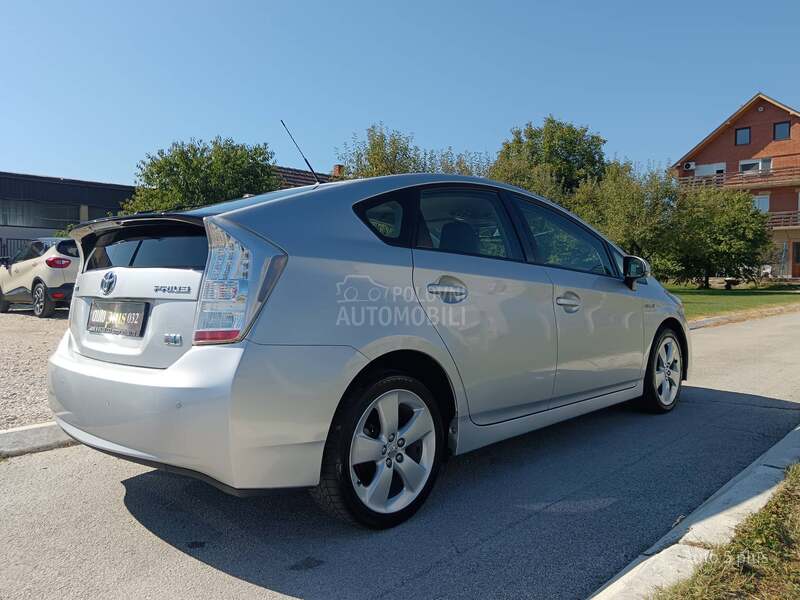 Toyota Prius 1.8 hibrid