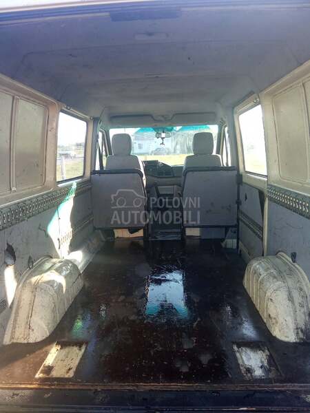 Volkswagen Lt 2.5tdi 5 sedista