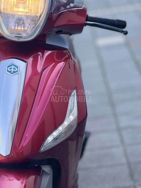 Piaggio Beverly 350 Sport