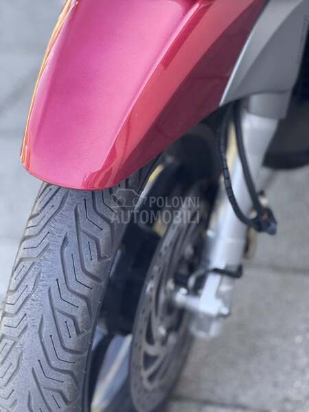 Piaggio Beverly 350 Sport