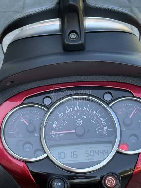 Piaggio Beverly 350 Sport