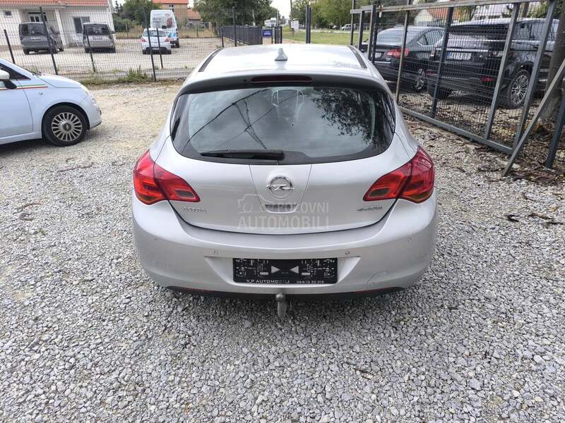 Opel Astra J 153.000 N A V I