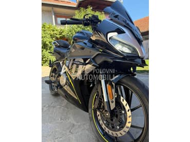 CFMOTO 300sr