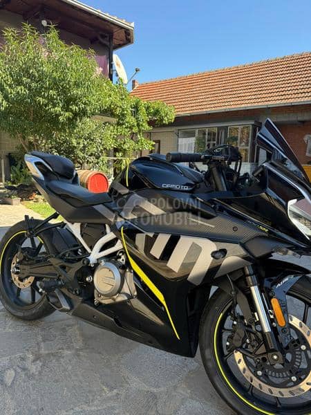 CFMOTO 300sr