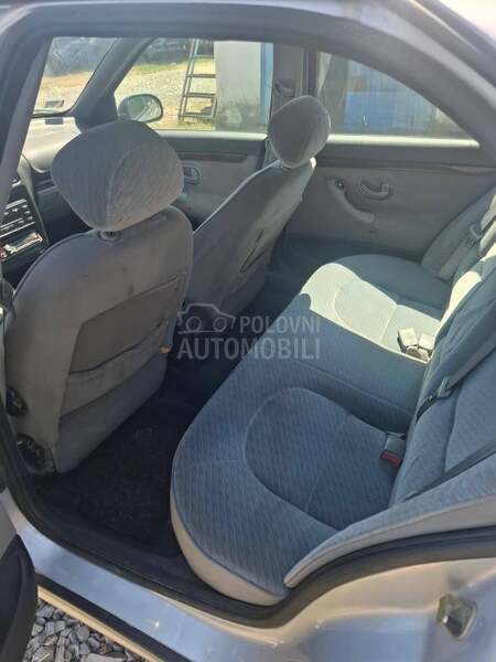 Peugeot 406 