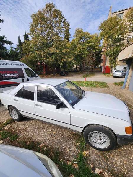 Mercedes Benz 190 190D