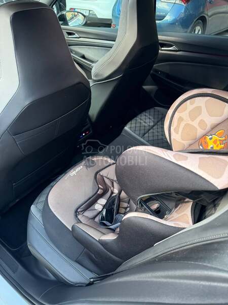 Volkswagen Golf 8 1.5 R- LINE