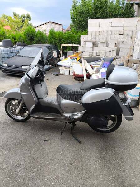 Aprilia scarabeo