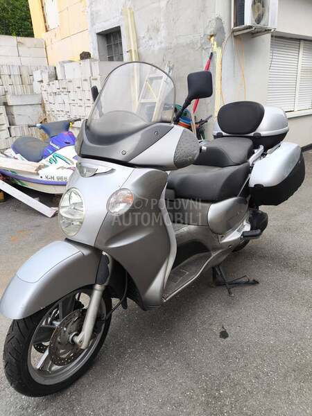 Aprilia scarabeo
