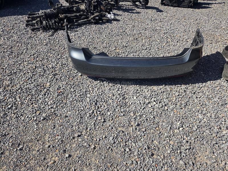 zadnji branik golf 6 karavan