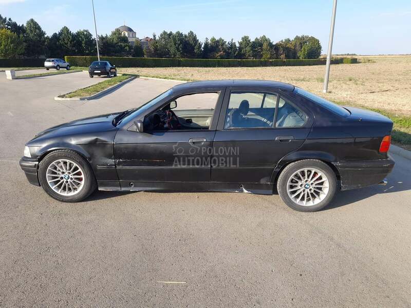 BMW 320 