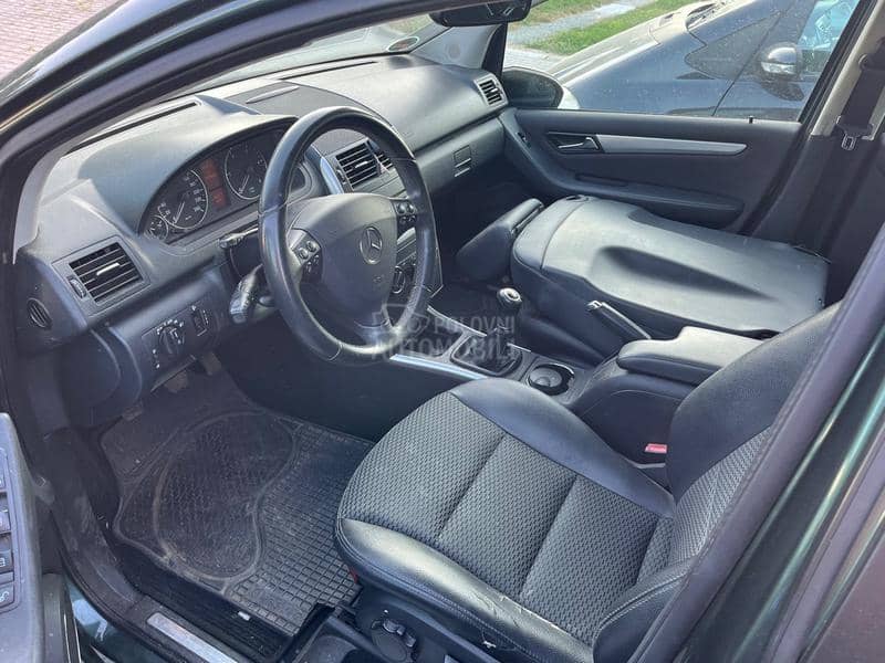 Mercedes Benz A 200 2010. god. -  kompletan auto u delovima