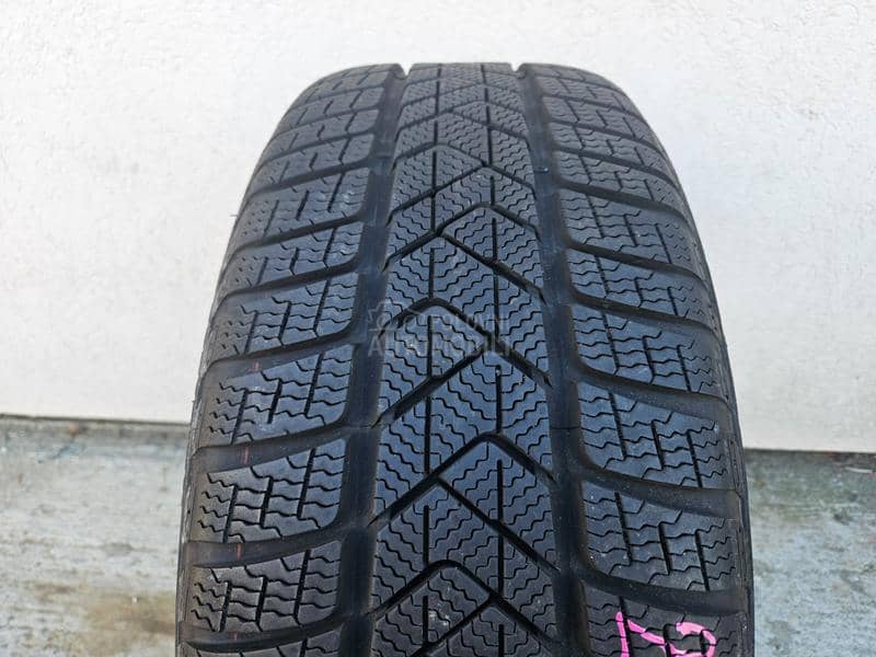 Pirelli 245/45 R18 Zimska